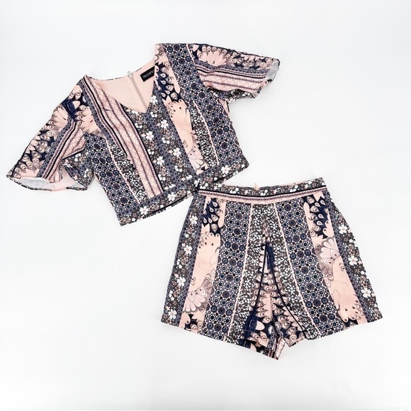 2 Piece Set Cropped Top & High Rise Shorts The Closet Lover - Picture 1 of 7